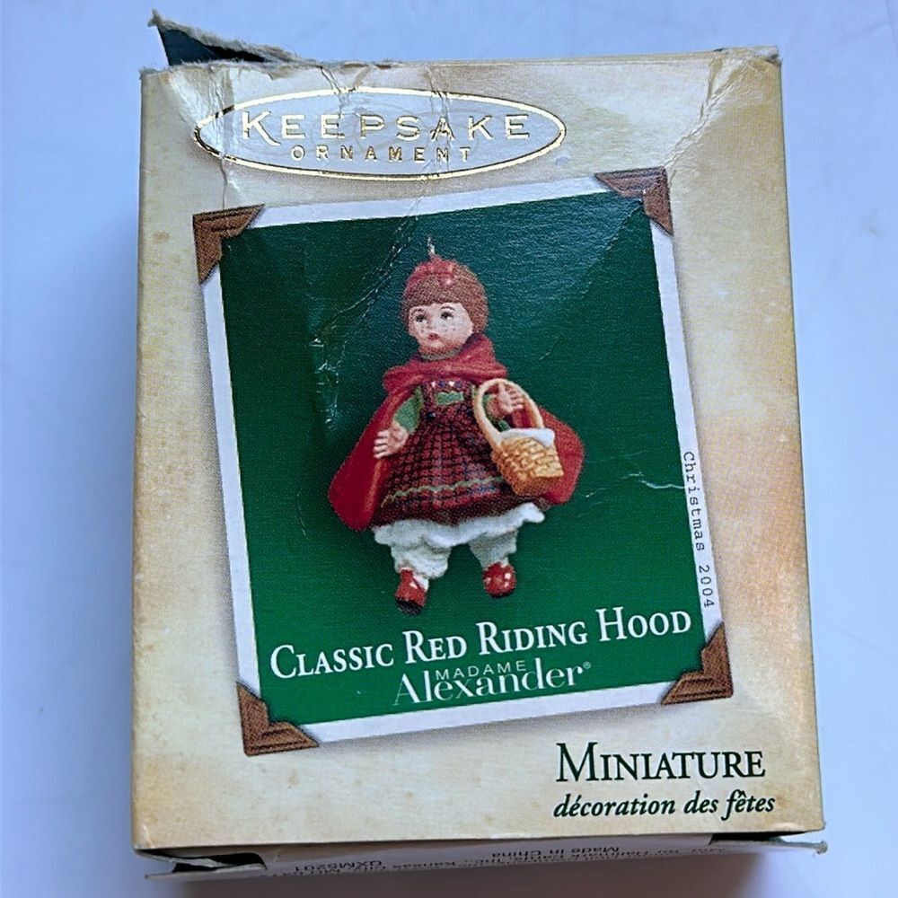 Vintage new in box 2004 Hallmark Classic‎ Red Riding Hood Miniature ornament